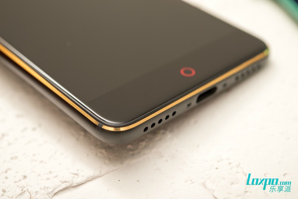 努比亚z17mini闪屏,努比亚z17mini旗舰图片