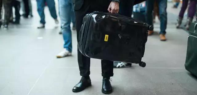 哪个牌子的旅行箱性价比高,哪个旅行箱值得买