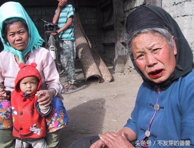 盘点那些吃槟榔恐怖照片,嚼槟榔面目全非图片