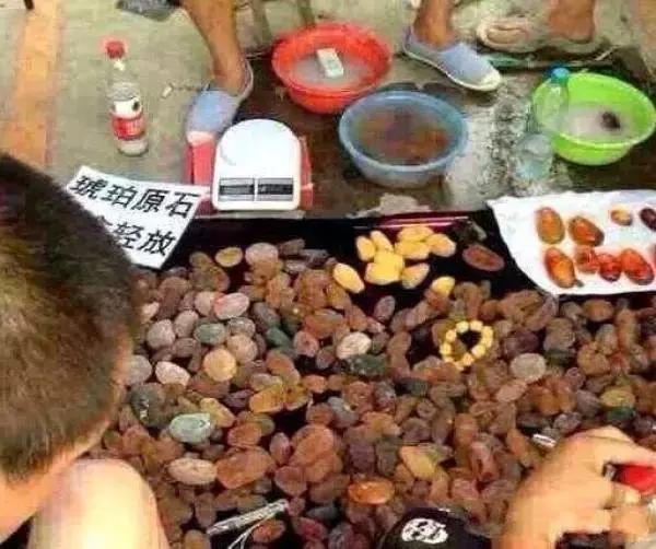 专家揭秘琥珀蜜蜡的多种造假手段,20元买的蜜蜡单珠是真的吗