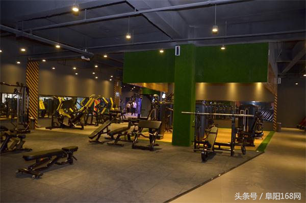 阜阳小伙创业在颍东开办了一家大型健身会所