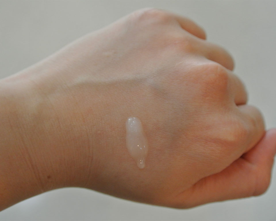 脸两侧长痘痘吃什么调理,脸上两侧长痘痘什么原因怎么解决