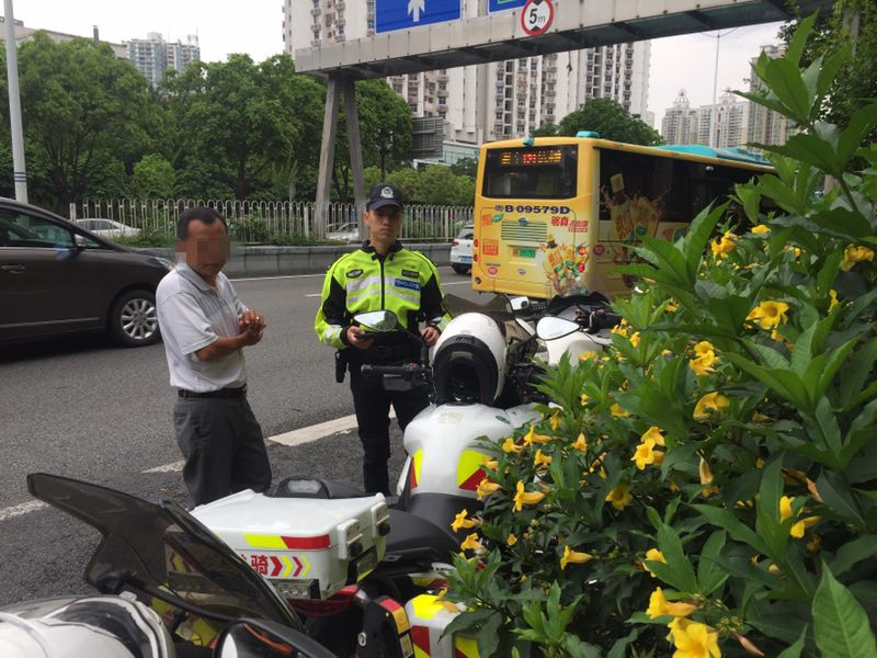 考驾照遇到的奇葩考官,在学车时遇到什么奇葩的人