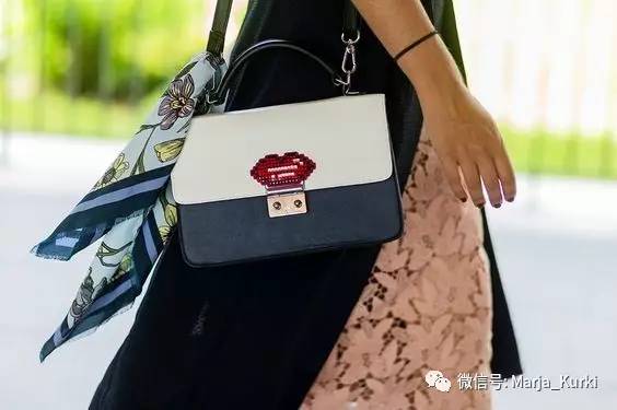 丝巾如何修复包带,丝巾护包的正确方法