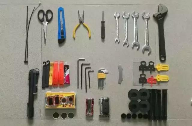 “深夜的地铁上,不只我一个人”|89条城市青年安全指南