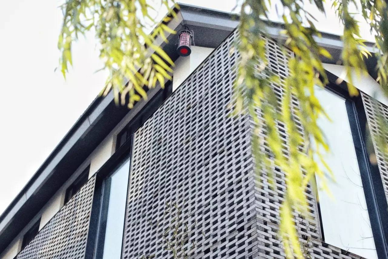 千年运河边，将烟雨江南盈手相赠，你还欠自己一次隐居