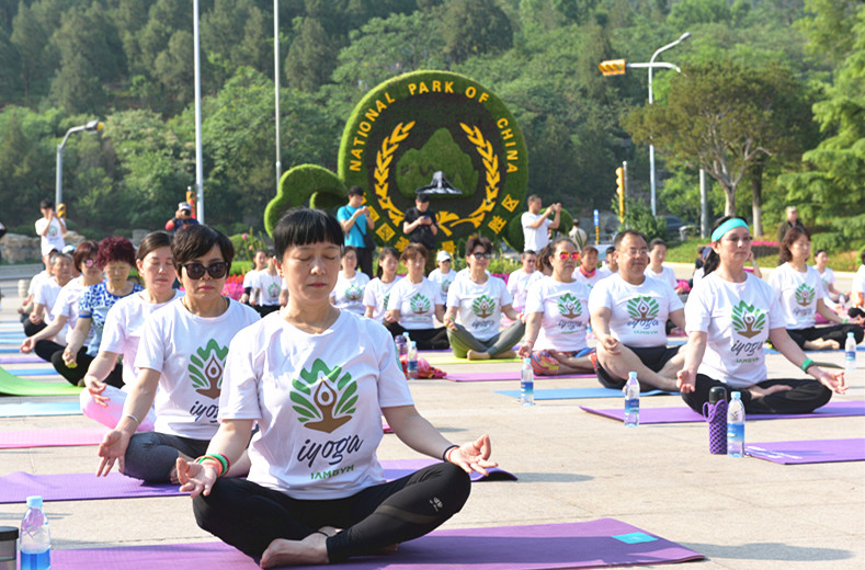 “呼吸初夏，徒步心灵”中健银座全民健身派对之夏日伽人有约落幕