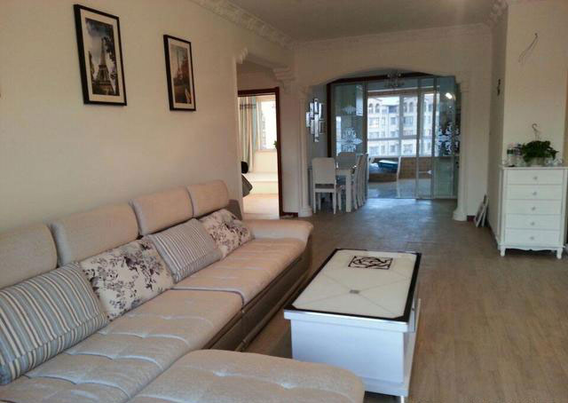 昆明未名城现代简约装修,打开衣柜吓了一跳,竟然藏了个卫生间!