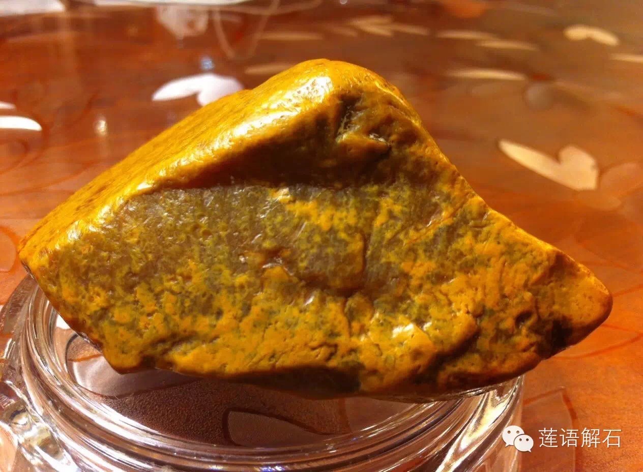 昌化田黄石与寿山田黄石哪个更好,寿山田黄石和昌化田黄石哪一种贵