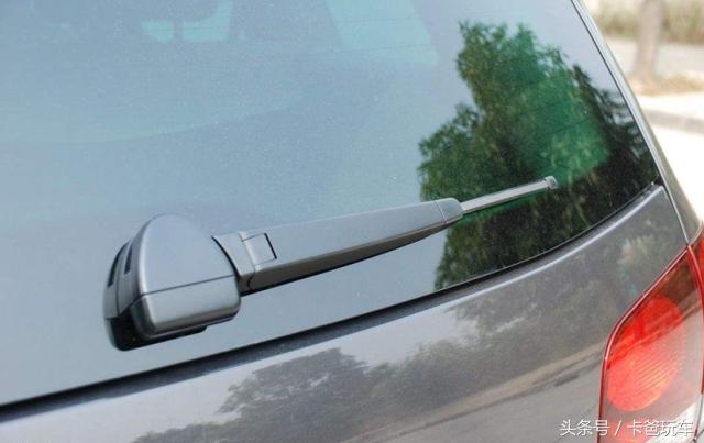 三厢车为什么没用后雨刷,三厢车没后雨刷下雨怎么办