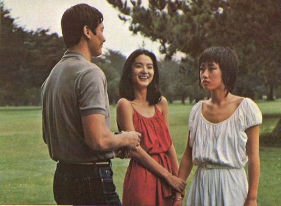 她已60岁但穿衣有品位,62岁的她颜值依旧