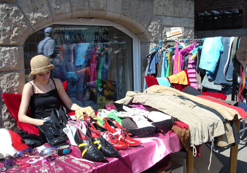 闲鱼、转转还没赚到二手物品交易的钱，创业者们却“疯狂”了