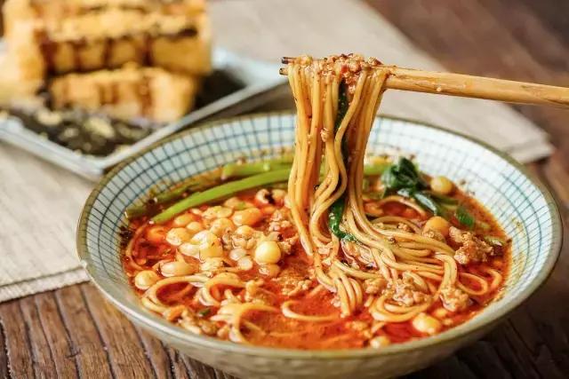 它叫小面，从此没有面敢叫大面