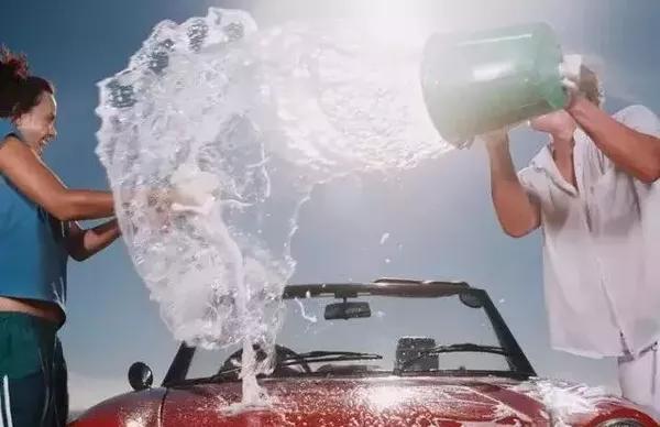 瞎洗车就是毁车三个地方不能洗,洗车8大注意事项不重视等于毁车