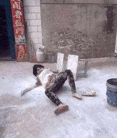 我书读得少你别骗我啊，我还从没见过打吊针打屁股上的