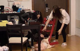 宝宝不慎摔倒,宝宝不小心摔倒你会怎么安慰