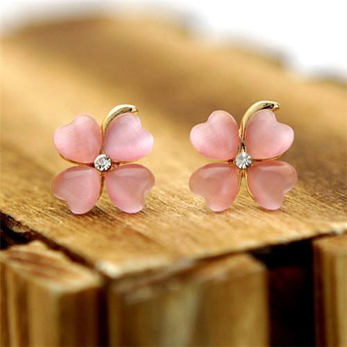 耳钉戴着容易掉怎么破,带扣的耳钉容易掉吗