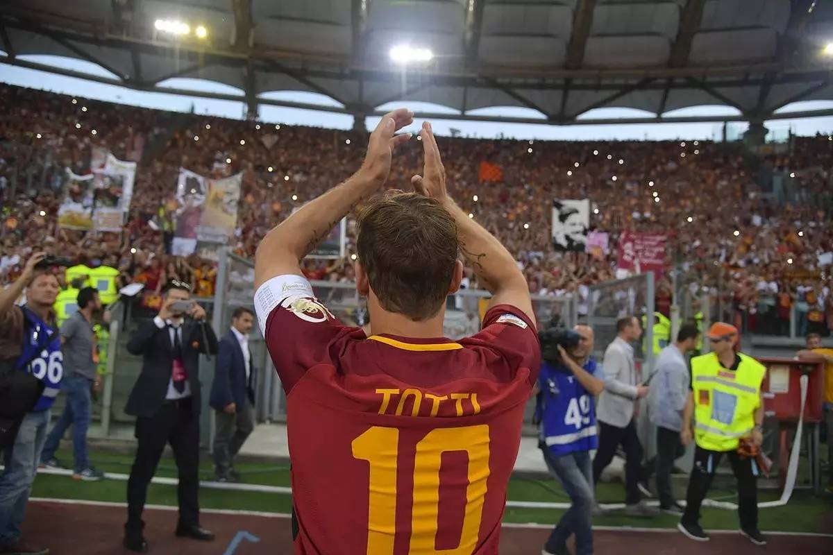 当你谈论罗马，甚至无需在这座城市呆太久，脑海里浮现的首先是他