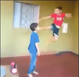 我书读得少你别骗我啊，我还从没见过打吊针打屁股上的