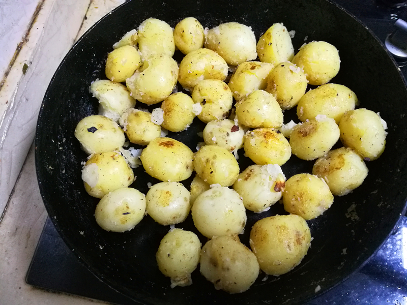 贵州干锅洋芋做法大全,农家炕锅土豆的做法