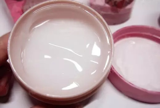 保湿效果好的平价面霜,清爽吸收快的面霜