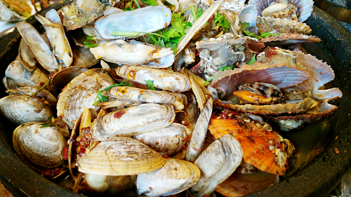 东坝好伦哥新航母店位置,好伦哥自助餐航母店东坝