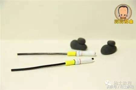 用彩泥来做海绵宝宝,海绵宝宝动画片橡皮泥手工制作