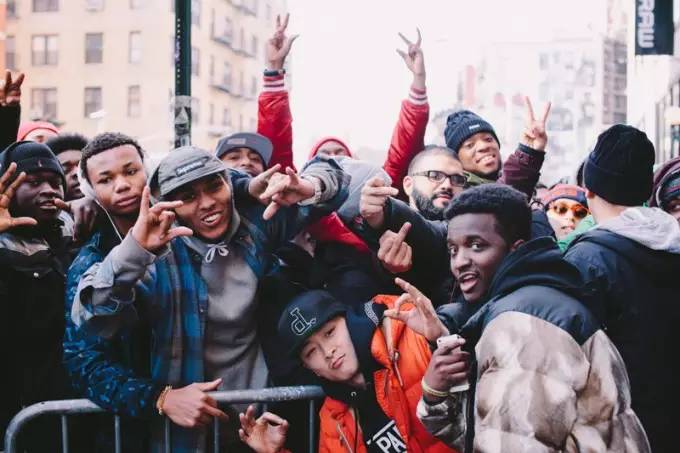 大学中肯定有这7潮人!土豪级的、省吃俭用的、还有买假货?