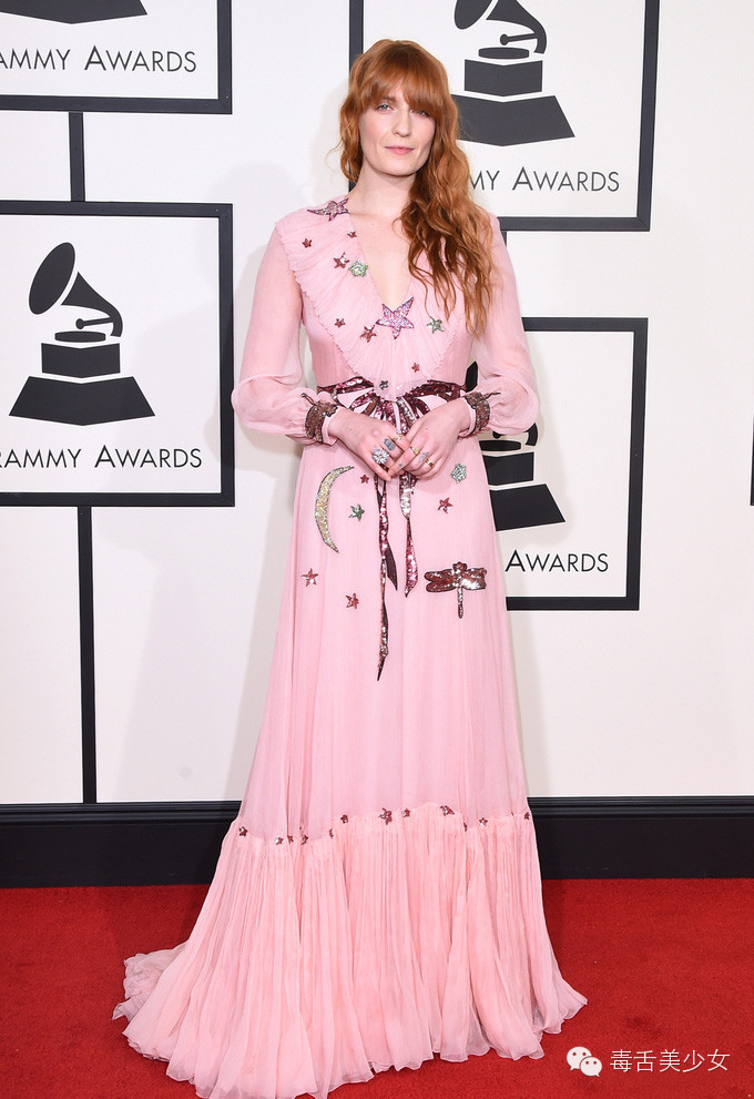 霉霉2024格莱美红毯造型,火星哥uptownfunk格莱美现场霉霉