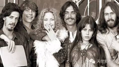 凯特哈德森墨镜遮面,凯特哈德森红毯秀