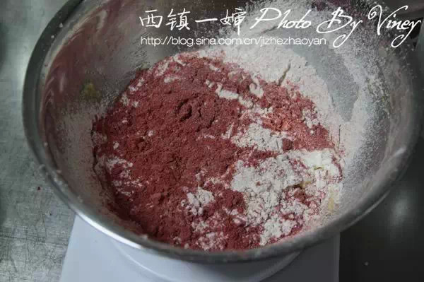 和宝宝一起做简单小熊饼干的面点,做美食的小熊饼干