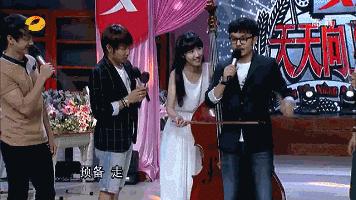 没其他想说的,今天周末,大家耍开心就好!