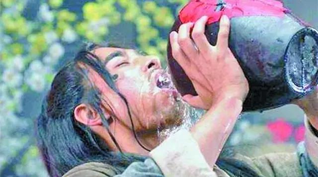 动脉支架破裂食道出血,喝酒食道破裂医生叫吃药