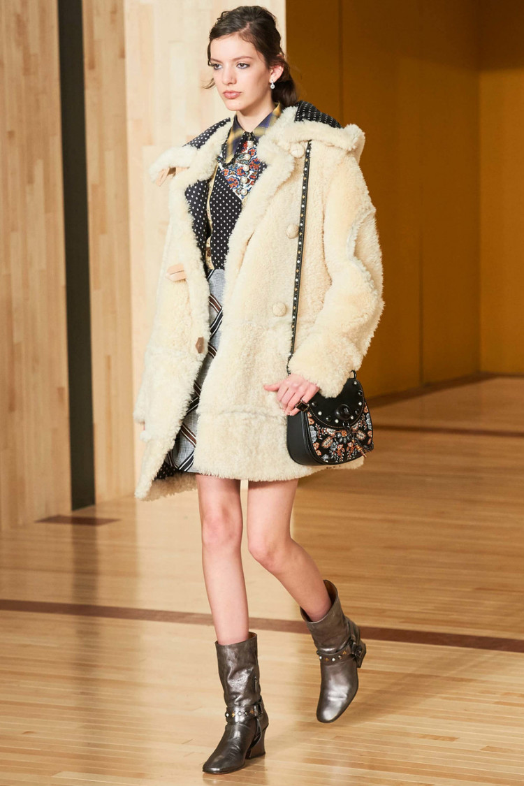 你以为只会做包的Coach，人家的衣服早就美翻天了！