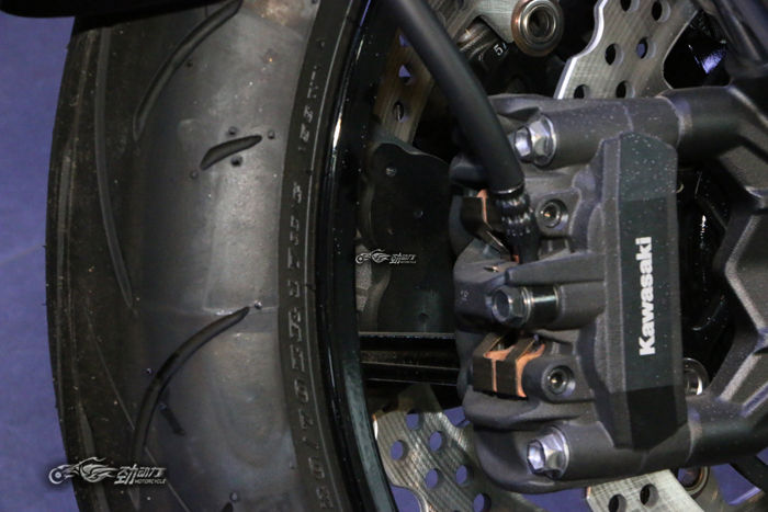 杜卡迪monster950对比川崎z1000,动力十足的川崎