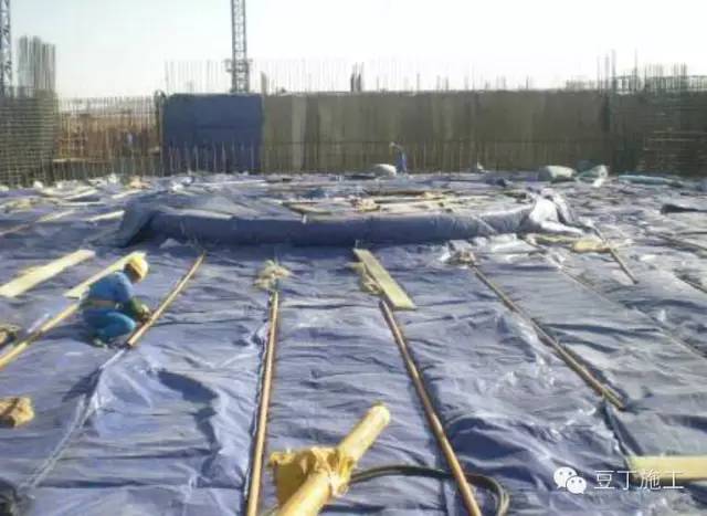 控制大体积混凝土裂缝的方法多选,大体积混凝土裂缝的控制方法口诀