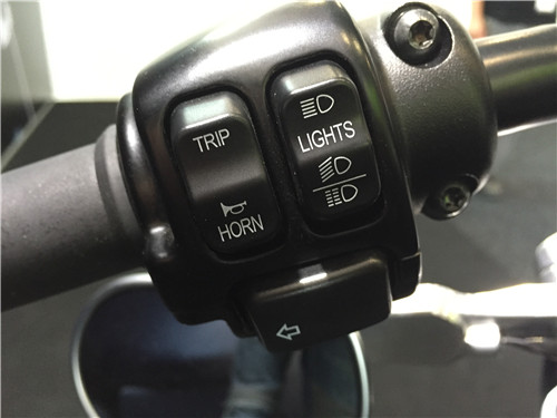 哈雷livewire试驾视频,哈雷新车livewire评测