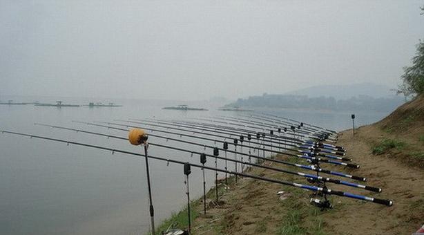 打窝船给海竿打窝,海竿远投打窝勺怎么打窝