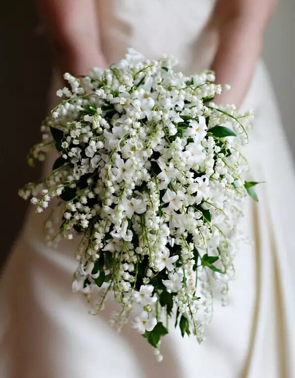 每日一花花语,周大福铃兰花开幸福归来