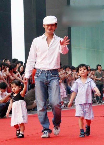 女明星高龄备孕自然怀孕成功,好羡慕那些儿女双全的人