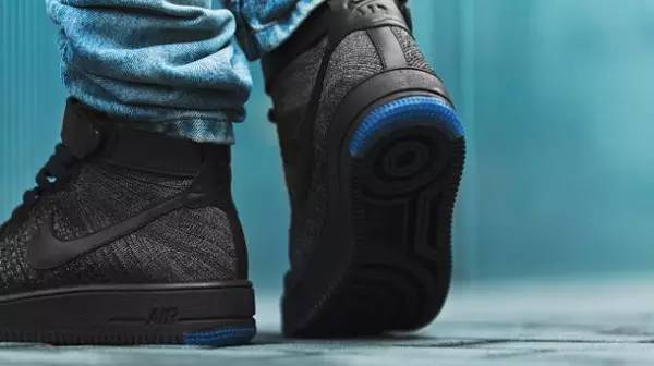 小黑鞋秒变小白鞋,小白鞋被黑皮鞋染了怎么办