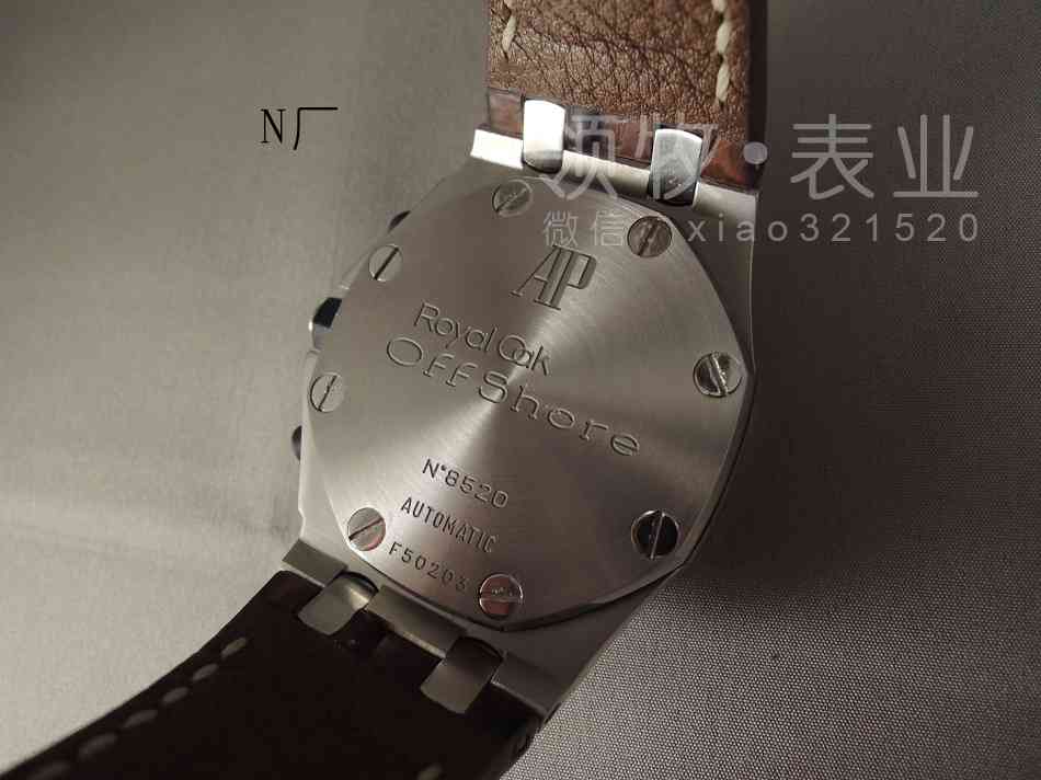 资深鉴表师揭秘几千块钱香港代购的爱彼沙漠腕表!