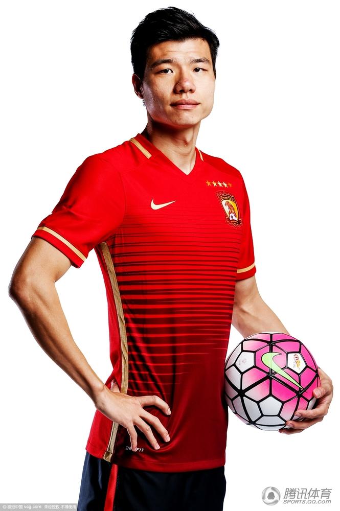 广州恒大新赛季官方写真照图片,恒大赛季最霸气的海报