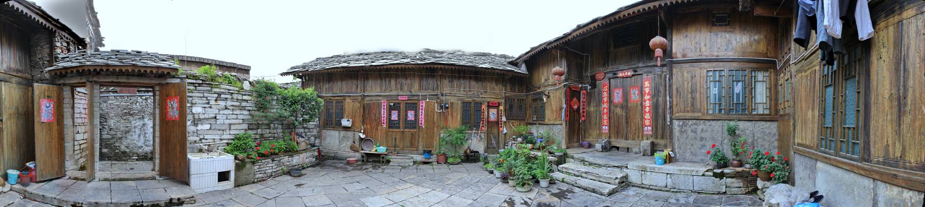 看看如今旧州镇终于找到了历史上夜郎自大的底气