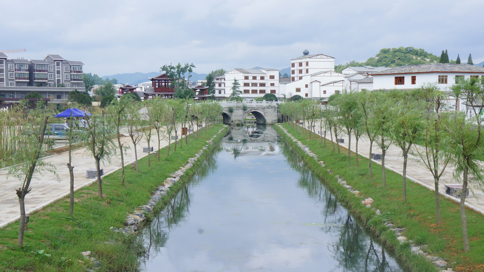 看看如今旧州镇终于找到了历史上夜郎自大的底气