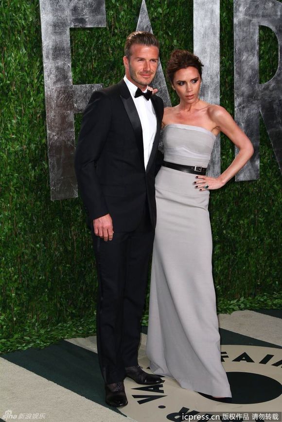 脱下球衣穿上平常的衣服,脱下球衣穿西装