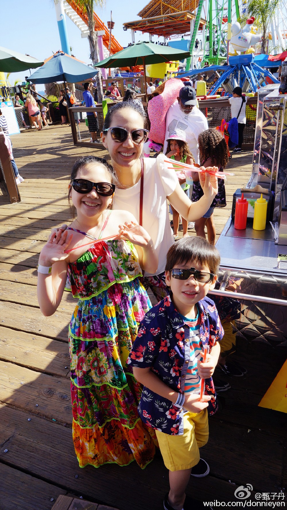 甄子丹儿子跆拳道红带，张晋被女儿“甜蜜家暴”，功夫二代太厉害