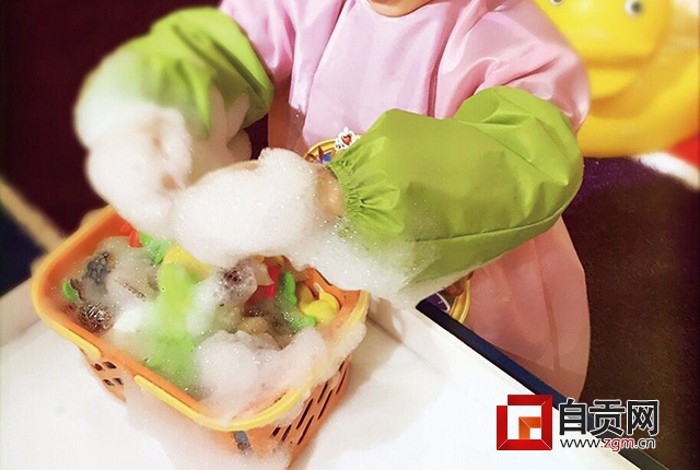 小孩子玩泡泡有细菌,小孩子玩泡泡身体腐烂