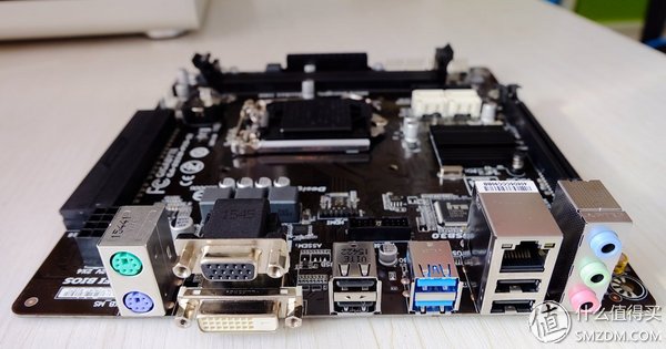 【良心定价的网吧利器，槽点需改进】惠科HKCX320曲面一体机拆机、升级配件及评测