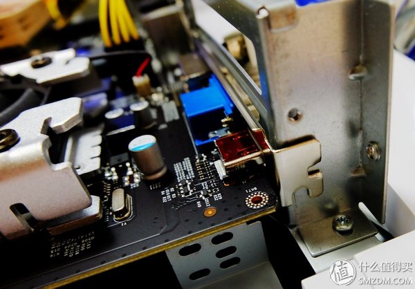 【良心定价的网吧利器，槽点需改进】惠科HKCX320曲面一体机拆机、升级配件及评测